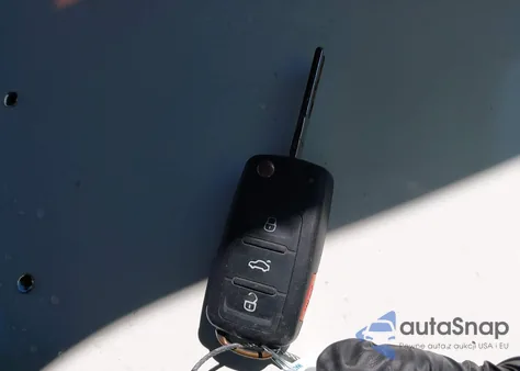 2016 Volkswagen Jetta 1.8T Sport z USA, uszkodzony, nr VIN 3VWD17AJ6GM259529